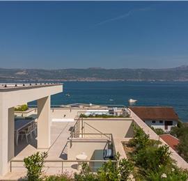 4-Bedroom Luxury Villa with Heated Pool, Ciovo near Trogir – Sleeps 8